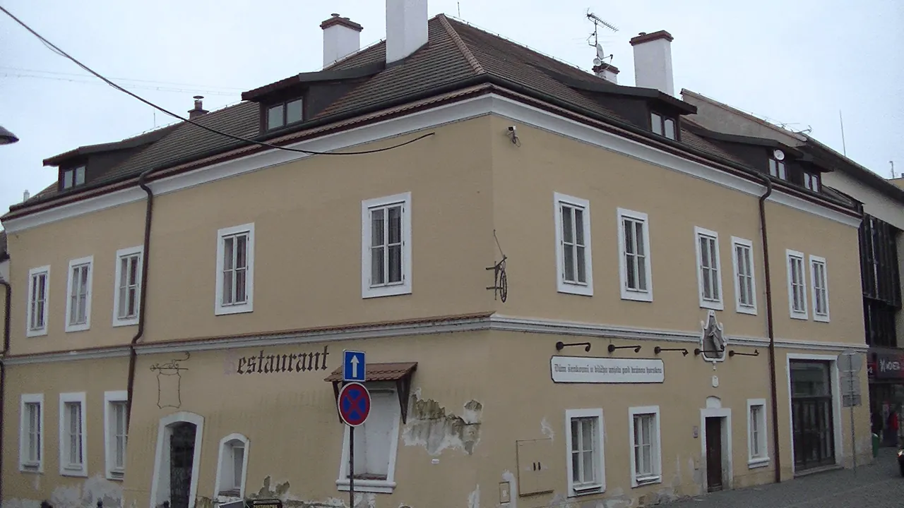 Historický bytový dům Kutnohorská 54 v Kolíně s restaurací v přízemí